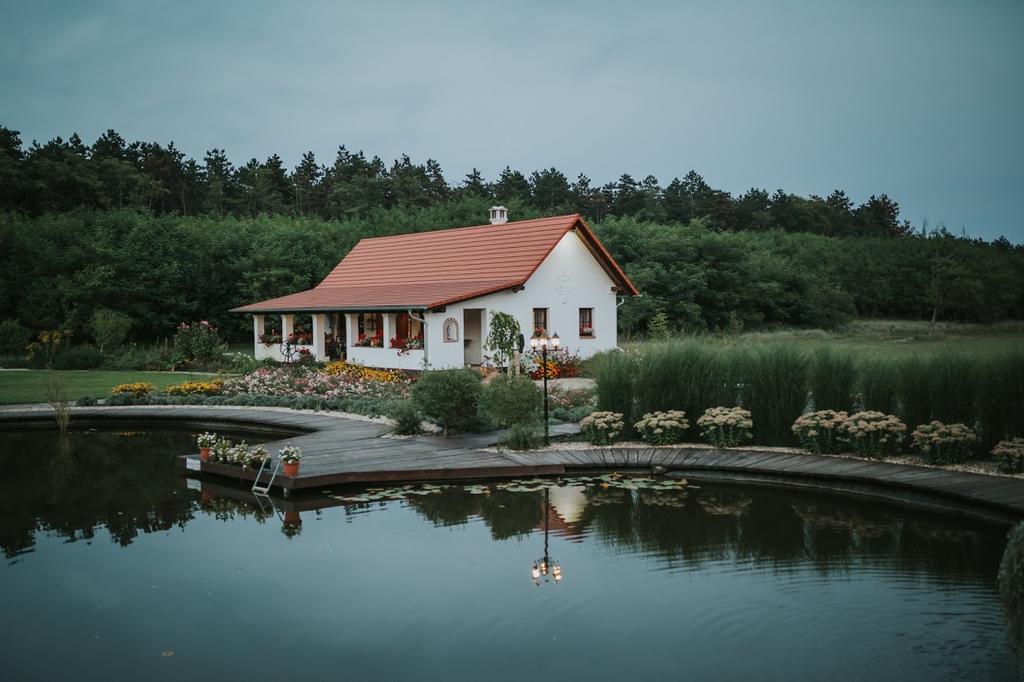 Hotel Deak Udvarhaz Kakucs Exteriér fotografie